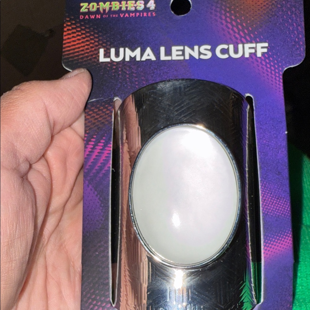 Luma Lens Cuff - Zombies 4: Dawn of the Vampires